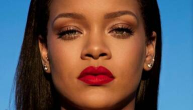 Rihanna con rossetto rosso