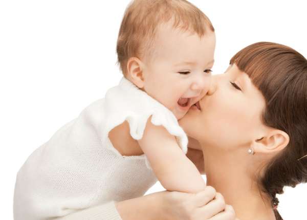 Madre che coccola il suo bambino