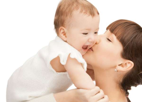 Madre che coccola il suo bambino