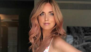 Capelli rosa e fuga a ibiza ecco l addio al nubilato di Chiara Ferragni