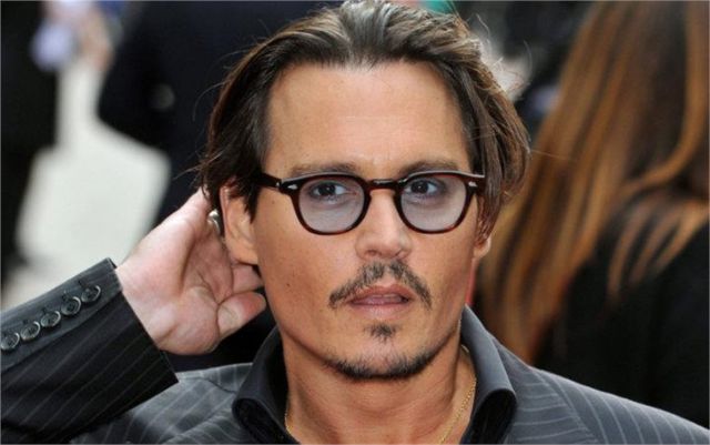 Johnny Depp con gli occhiali